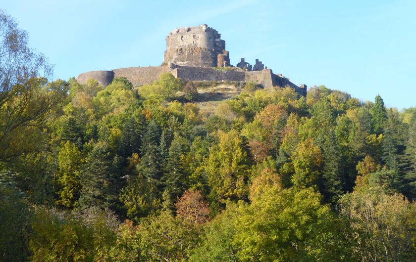Location de vacances - Maison - Villa à Saint-Victor-la-Rivière - Château de Murol
