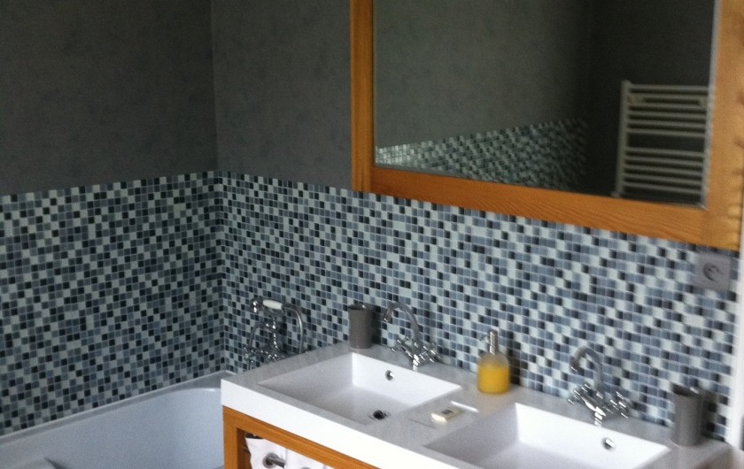Location de vacances - Chambre d'hôtes à Les Loges - Salle de bain de la chambre Syracuse