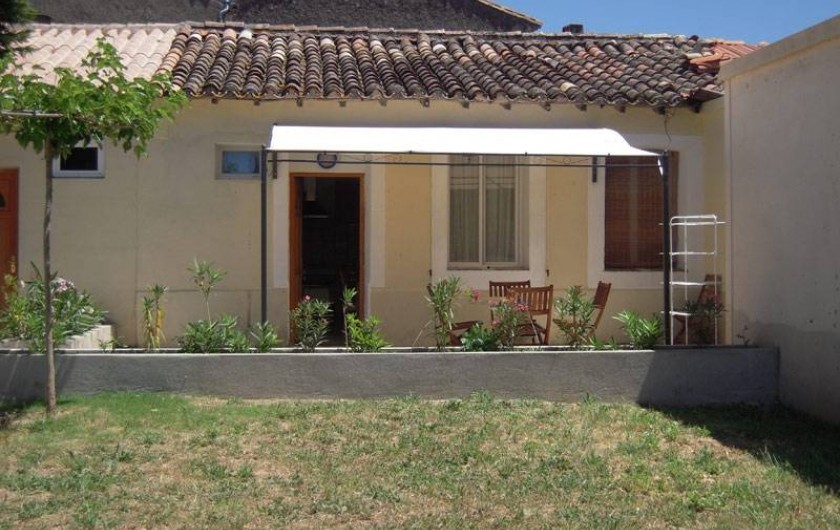 Location de vacances - Gîte à Badens - Gîte Muscat - terrasse privative et jardinet