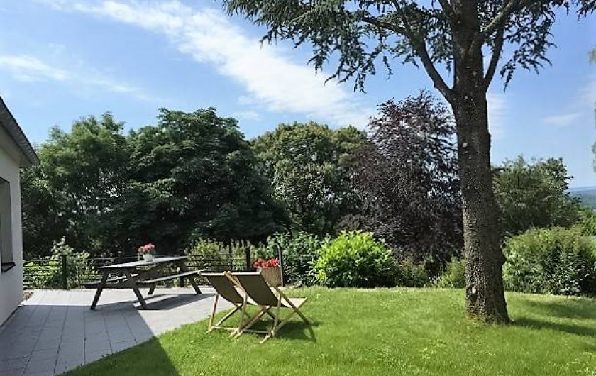 Location de vacances - Appartement à Fontain - Terrasse et jardin privatifs: