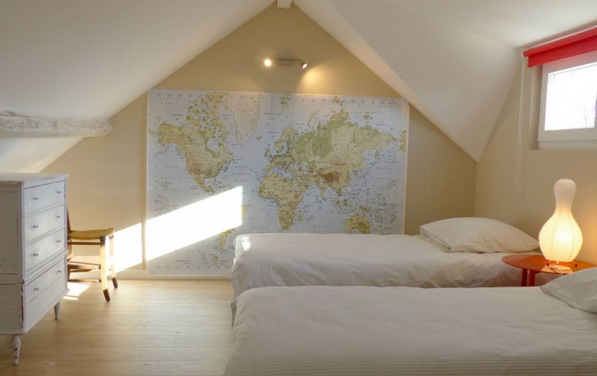 Location de vacances - Appartement à Fontain - Chambre double : très belle vue depuis la fenêtre