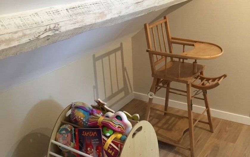Location de vacances - Appartement à Fontain - Chaise haute et jeux pour enfants