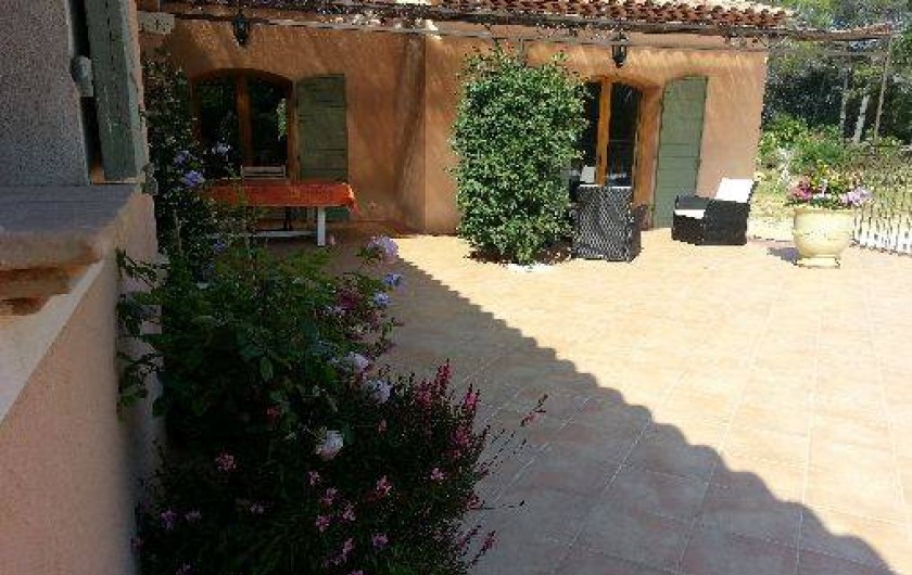 Location de vacances - Chambre d'hôtes à Cotignac - terrasse