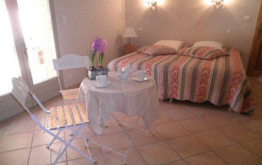 Location de vacances - Chambre d'hôtes à Cotignac - chambre Romarin