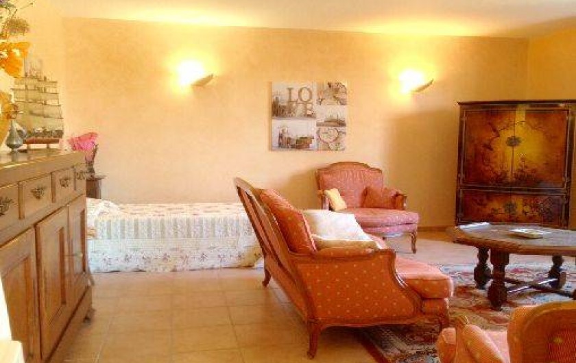 Location de vacances - Gîte à Cadenet - salon du gite figuier