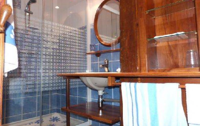 Location de vacances - Gîte à Saint-Clément-sur-Durance - Salle de bain de la chambre Ancolie