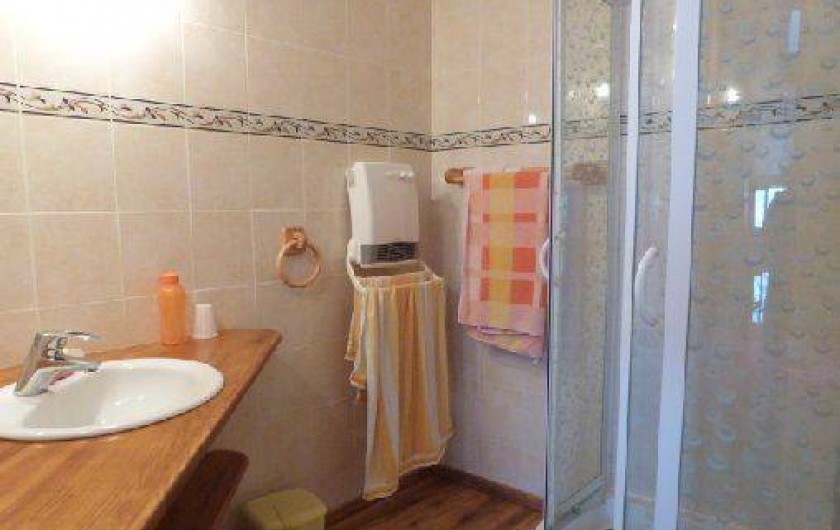 Location de vacances - Gîte à Saint-Clément-sur-Durance - Salle de bain de Lys Martagon 