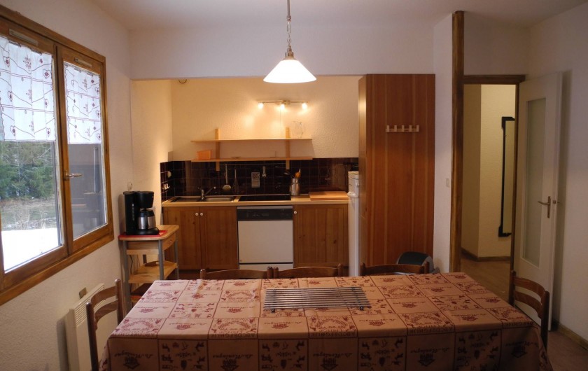 Location de vacances - Appartement à Mijoux - sejour cuisine
