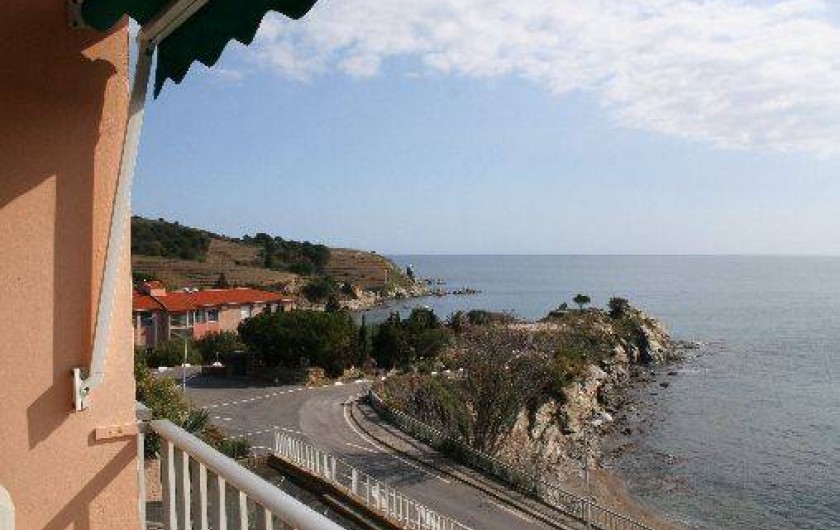 Location de vacances - Appartement à Banyuls-sur-Mer - Vue depuis les trois balcons ( 3m x 1,3m )
