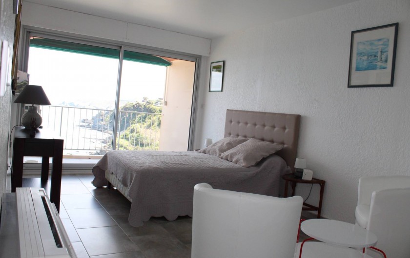 Location de vacances - Appartement à Banyuls-sur-Mer - Chambre 2 Transat extérieur 18 m2 Lit 140