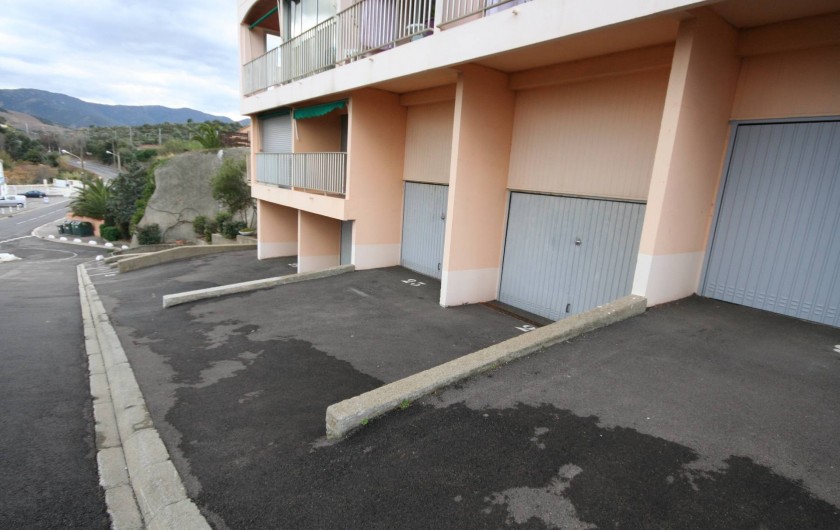 Location de vacances - Appartement à Banyuls-sur-Mer - Parking simple inclus ou garage en sus avec parking