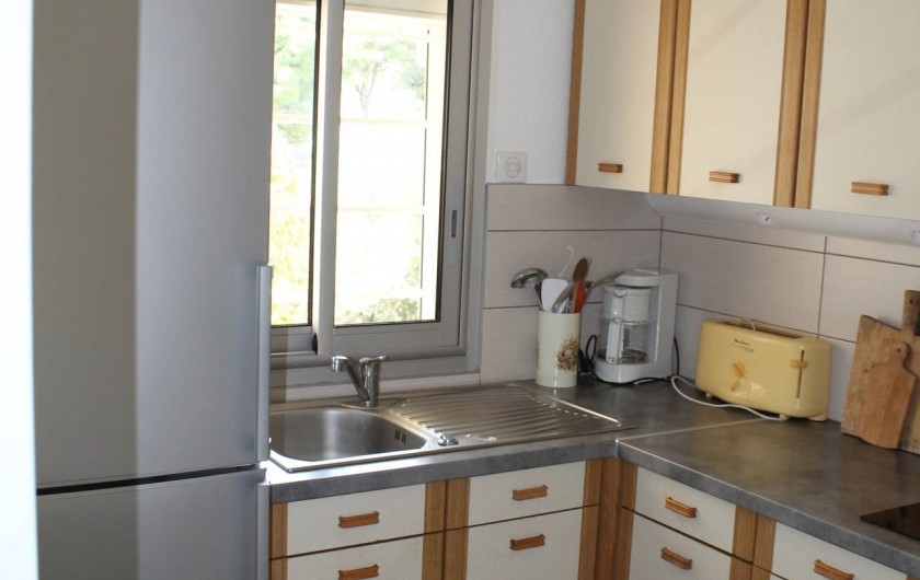 Location de vacances - Appartement à Banyuls-sur-Mer - Cuisine Réfrigérateur et congélateur