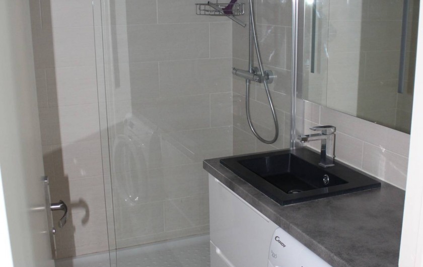 Location de vacances - Appartement à Banyuls-sur-Mer - Salle d'eau  Lave-linge