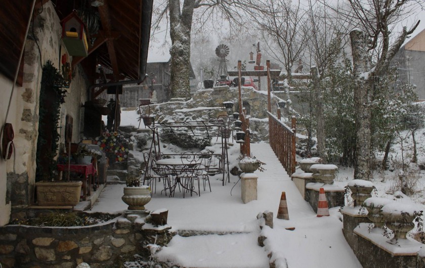 Location de vacances - Gîte à Alex - COUR DU GITE SOUS LA NEIGE