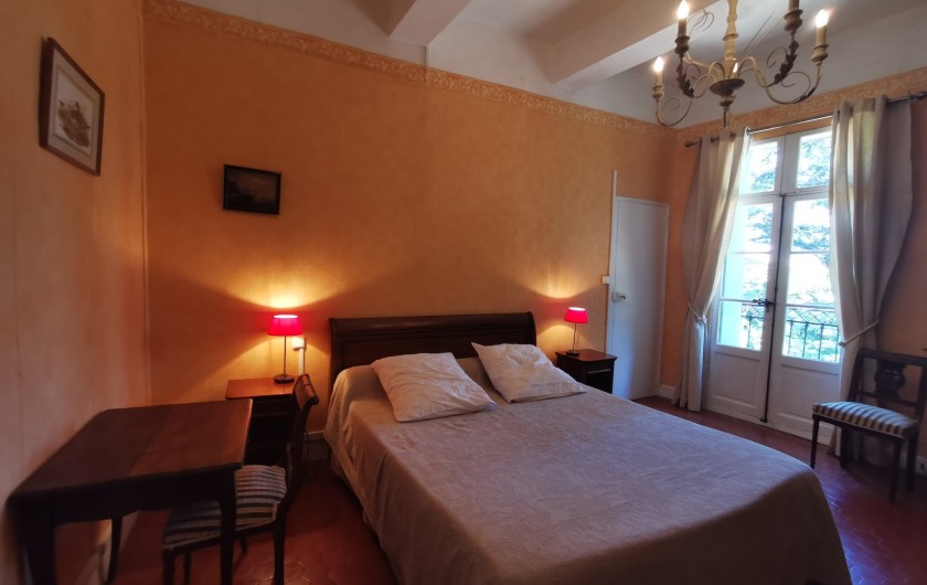 Location de vacances - Chambre d'hôtes à Jonquières - Grande Chambre Plumbago