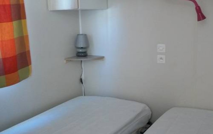 Location de vacances - Bungalow - Mobilhome à Blieux - chambre avec 2 lits