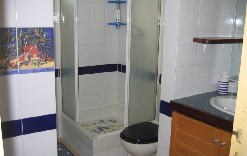Location de vacances - Appartement à Pointe du Bout - salle de bain / toilette