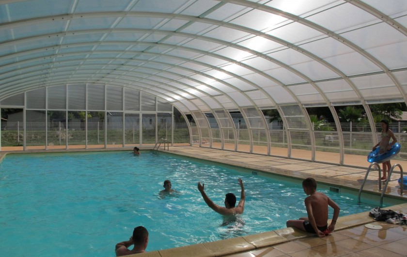 Location de vacances - Camping à Argelès-sur-Mer - Piscine couverte et chauffée