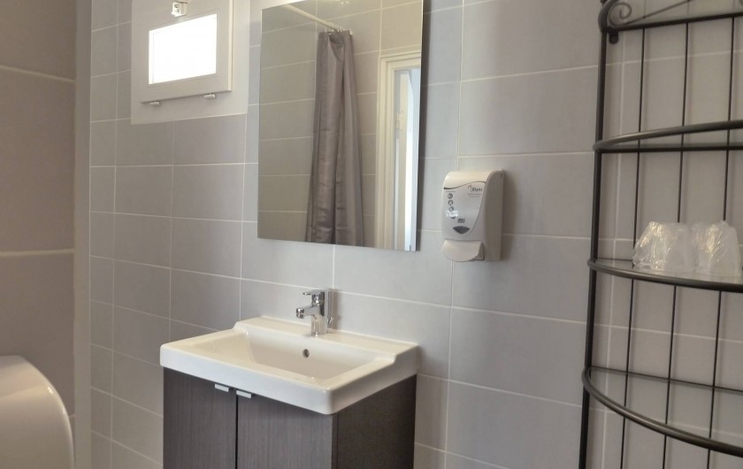 Location de vacances - Hôtel - Auberge à Frontignan - Chambre Familiale en rez-de-chaussée avec terrasse.