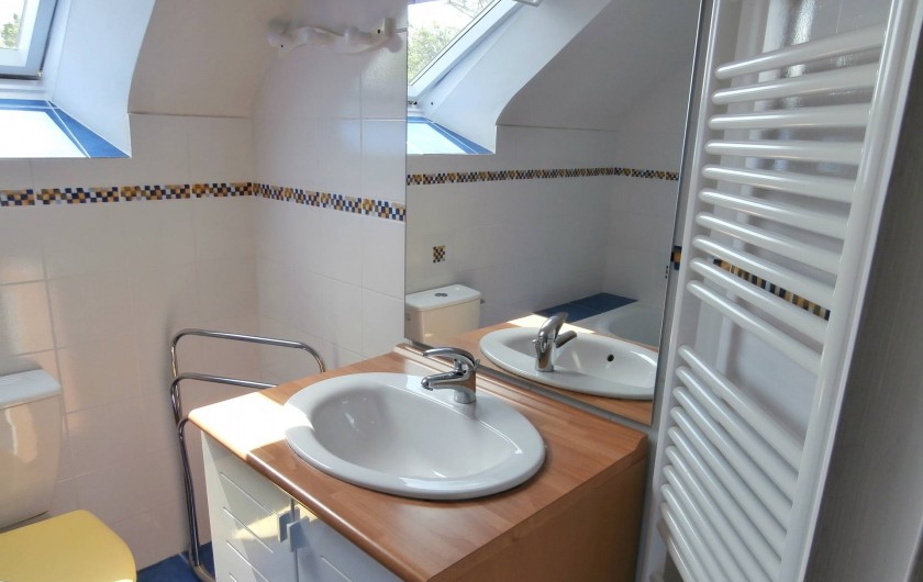 Location de vacances - Gîte à Quimperlé - salle de bain  avec WC