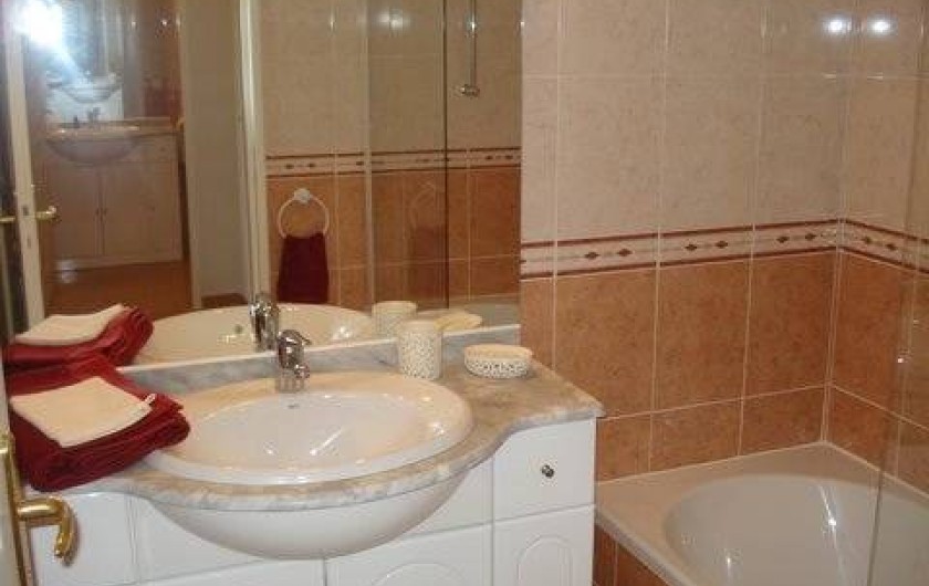 Location de vacances - Appartement à Juan les Pins - Salle de bain