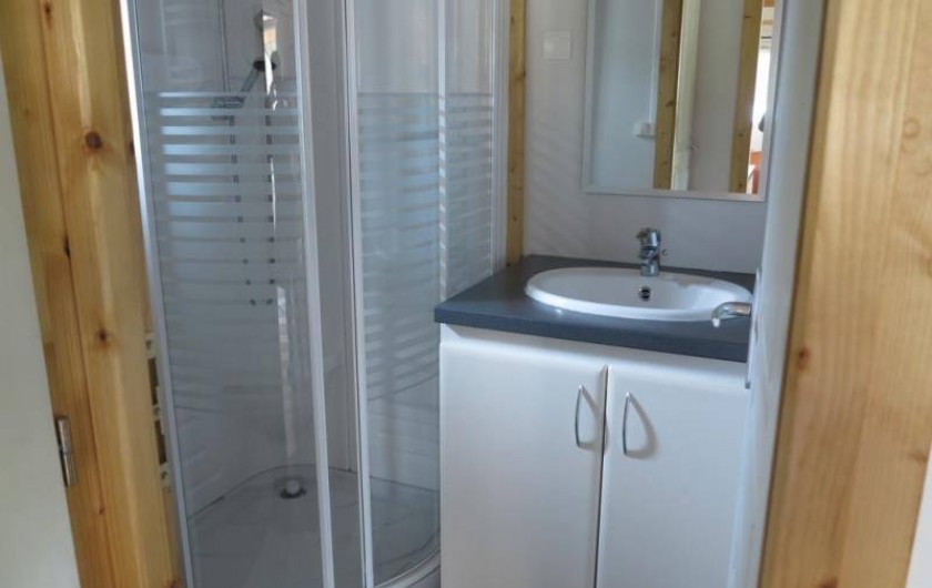 Location de vacances - Chalet à Saint-Laurent-en-Grandvaux - Location de chalets: Cabinet de toilette