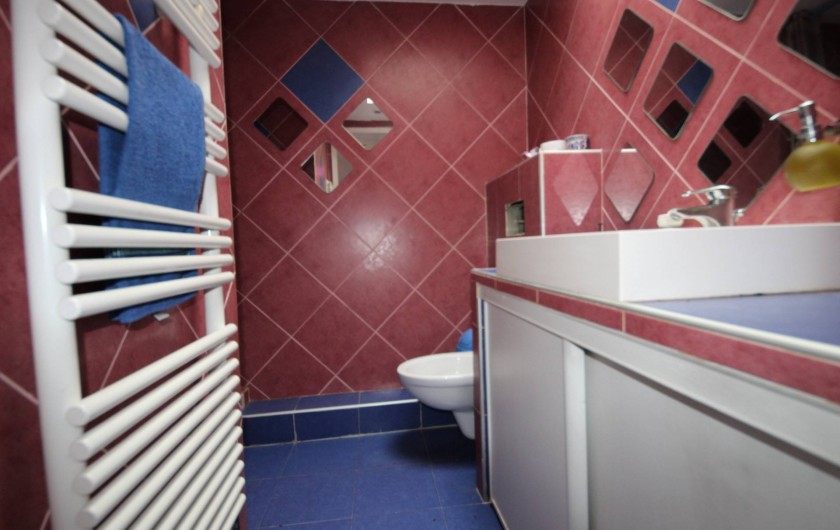 Location de vacances - Villa à Aubervilliers - Salle de bain avec douche