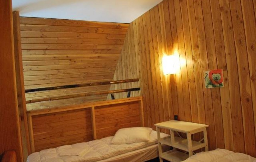Mezzanine avec lits twins Lodges et Lodges Premium