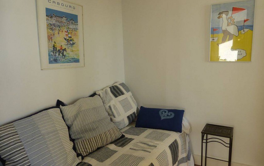 Location de vacances - Appartement à Villerville - chambre cabine avec petite fenetre