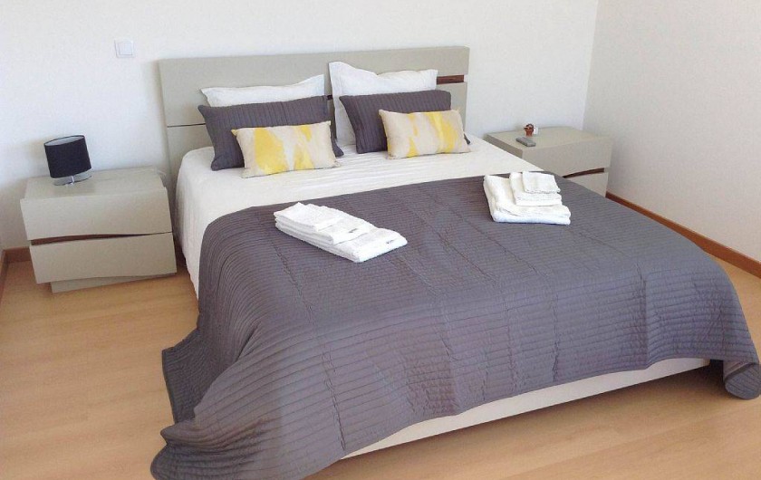 Location de vacances - Villa à São Martinho do Porto - Chambre étage, très grand lit double, sdd et terrasse