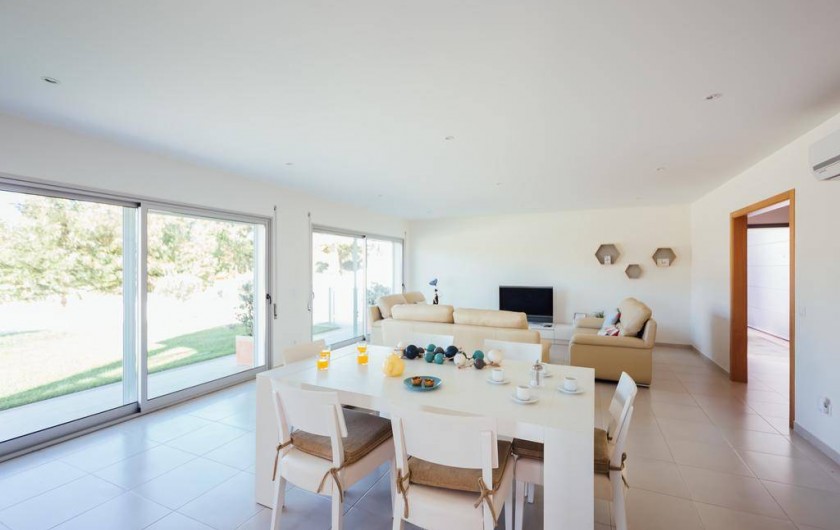 Location de vacances - Villa à São Martinho do Porto - Vue salle à manger et salon