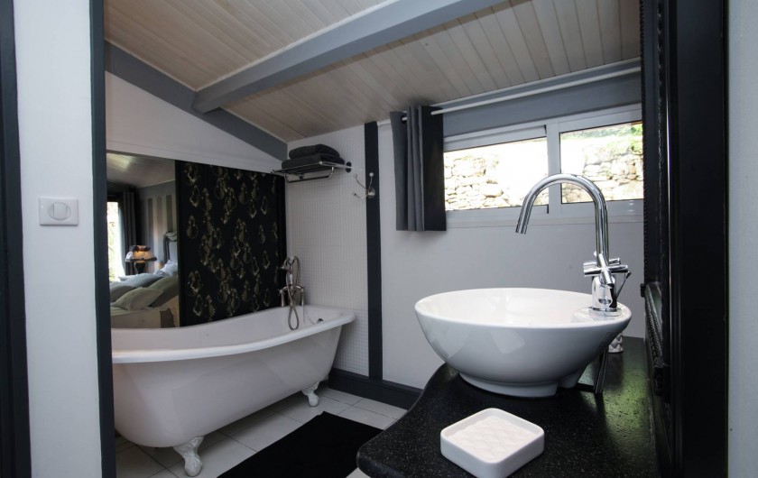 Location de vacances - Villa à Vezac - Salle de bain de la chambre rez de jardin