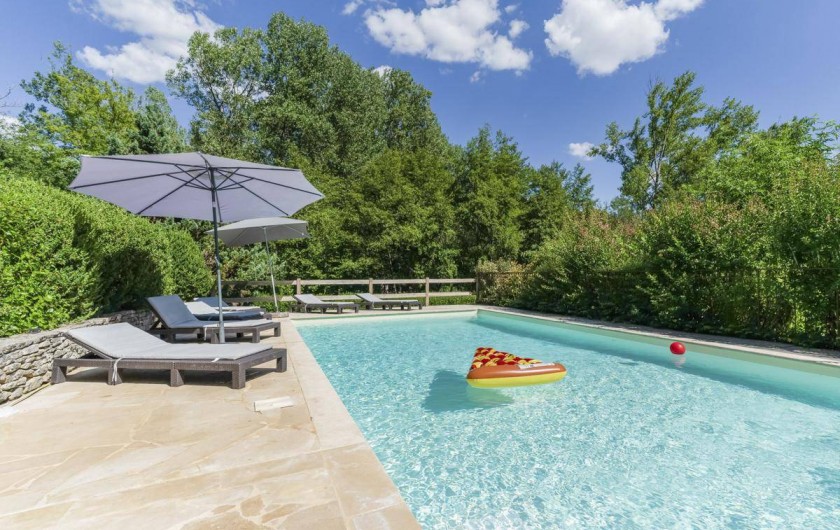 Location de vacances - Villa à Vezac - Piscine cloturée
