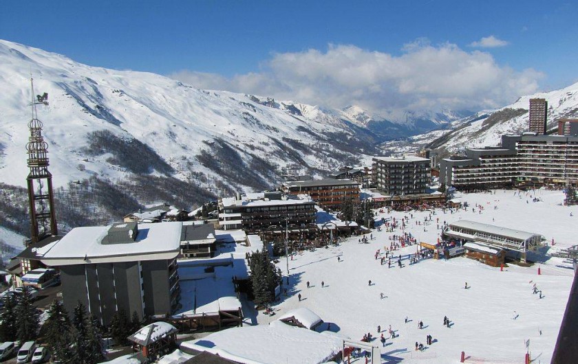 Location de vacances - Appartement à Les Menuires - Vue sur la croisette du blcon des chambres