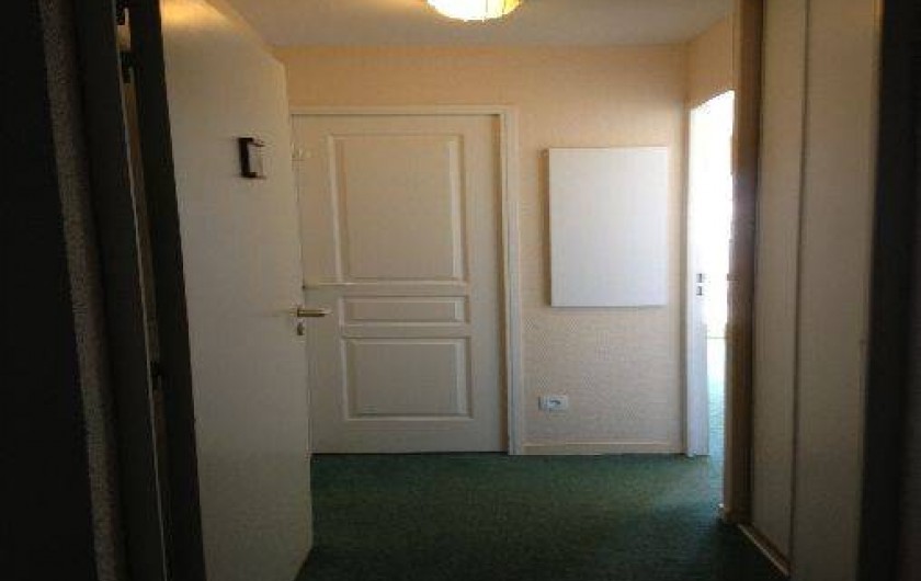 Location de vacances - Appartement à Valmeinier - Entrée avec placard 