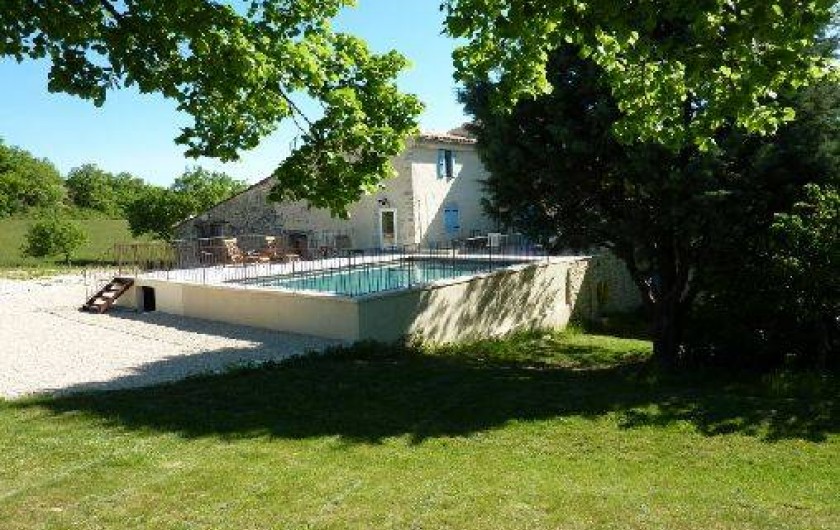 Location de vacances - Gîte à Oppedette - Vue maison coté piscine