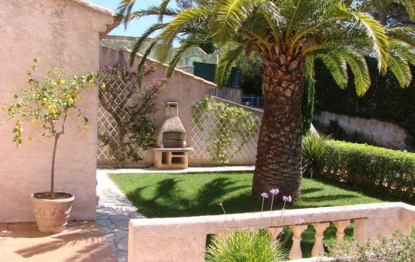 Location de vacances - Villa à Hyères - Jardin