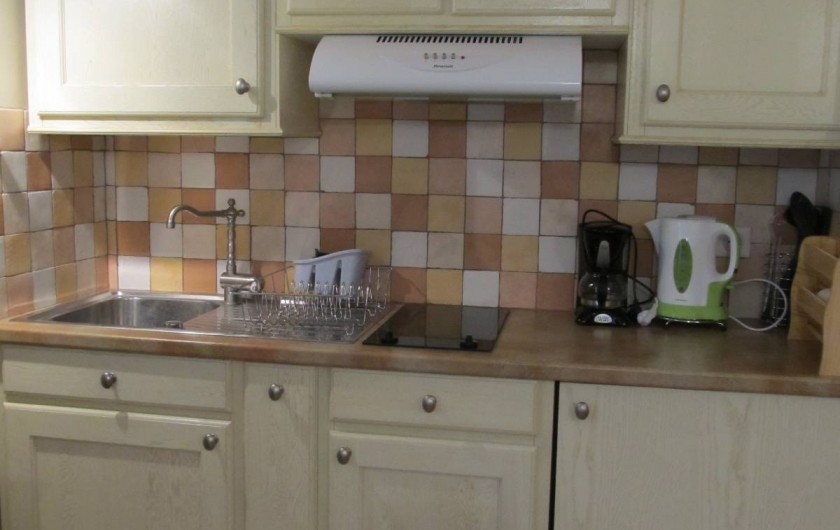 Location de vacances - Studio à Ansouis - - Coin cuisine équipée.