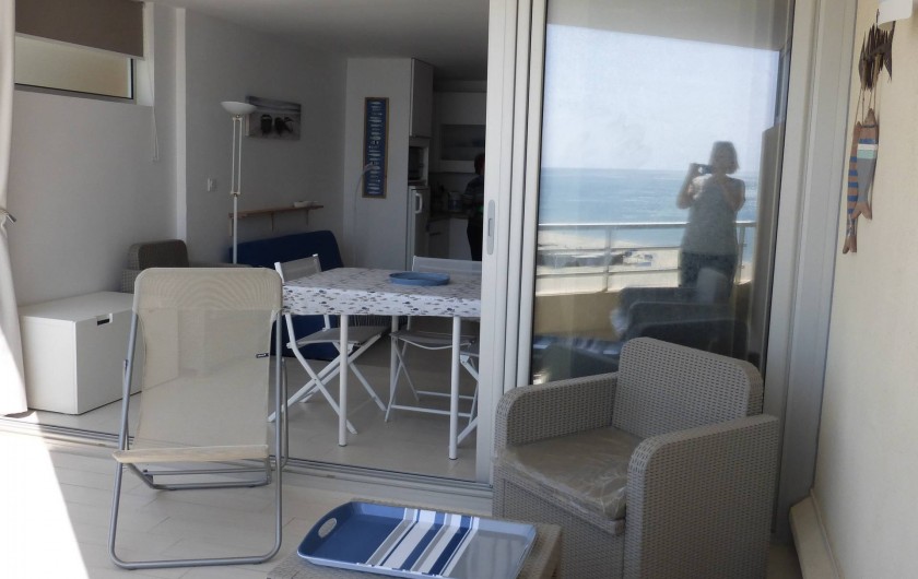 Location de vacances - Appartement à Canet-en-Roussillon - Vue depuis une partie de la terrasse