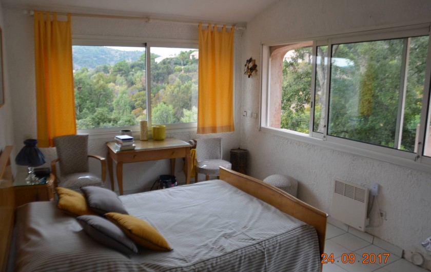 Location de vacances - Villa à Les Issambres - chambre rose