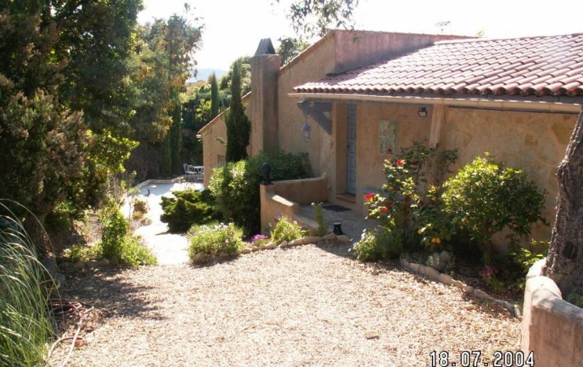 Location de vacances - Villa à Les Issambres - terrasse avec la tonnelle