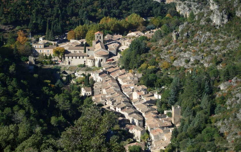 à 5km St Guilhem le Désert classé parmi les plus beaux villages de France