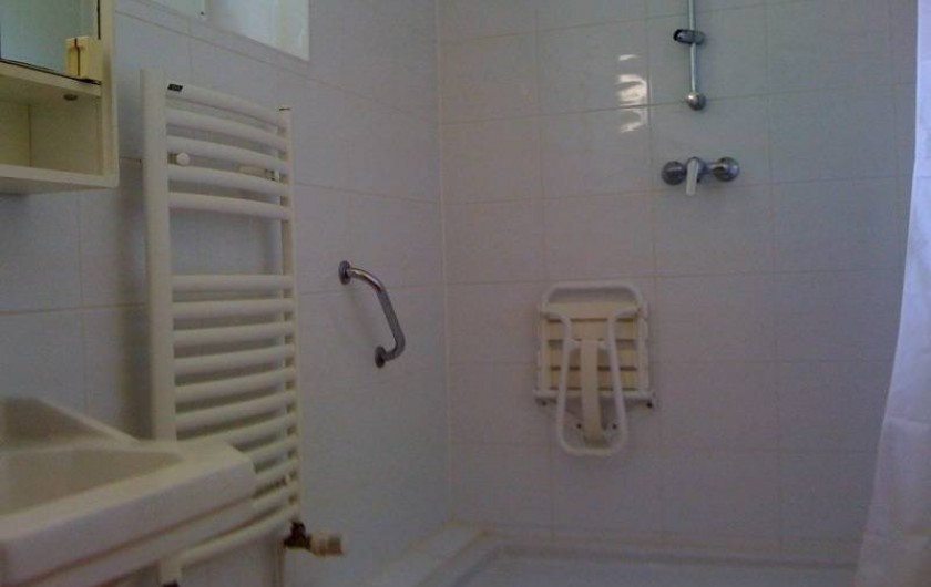 Location de vacances - Maison - Villa à Dijon - Salle d'eau (rez-de-chaussé)