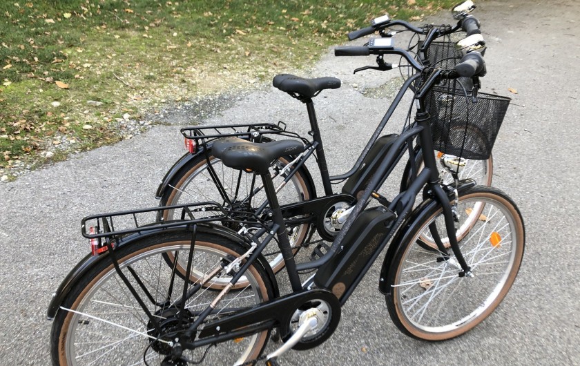 Location de vacances - Chalet à Saissac - Les vélos électriques .
