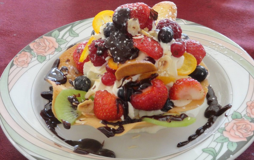 Location de vacances - Hôtel - Auberge à Chambon-sur-Lac - exemple de dessert maison