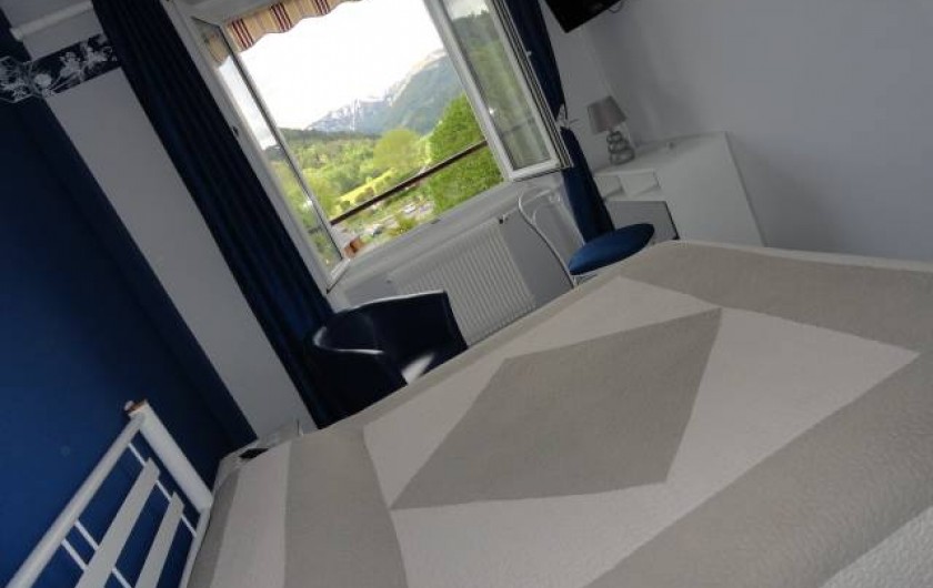 Location de vacances - Hôtel - Auberge à Chambon-sur-Lac - chambre lit de 160