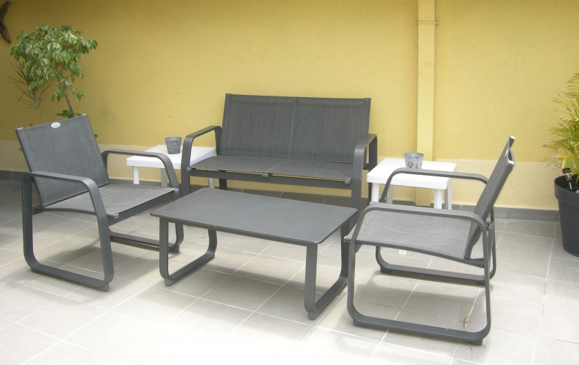 Location de vacances - Appartement à Saint-Gilles les Bains - Terrasse