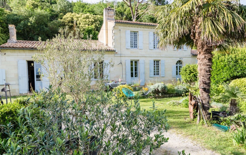 Location de vacances - Gîte à Bourg sur Gironde - vue maison