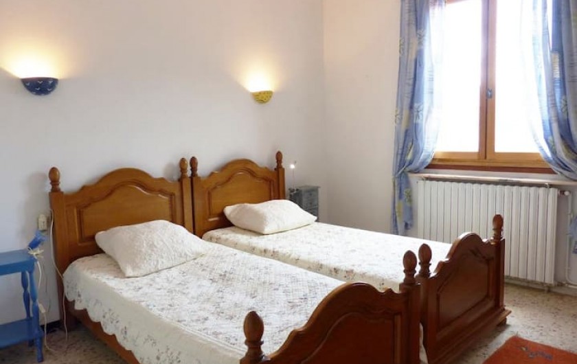Location de vacances - Appartement à Perpignan - Chambre avec lits doubles en 90.Sud-est