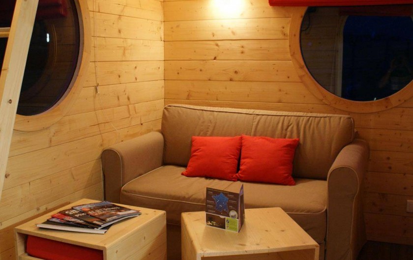 Location de vacances - Insolite à La Chapelle-Blanche-Saint-Martin - Carré d'étoiles le salon